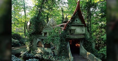 Enchanted dwellings at magic springs